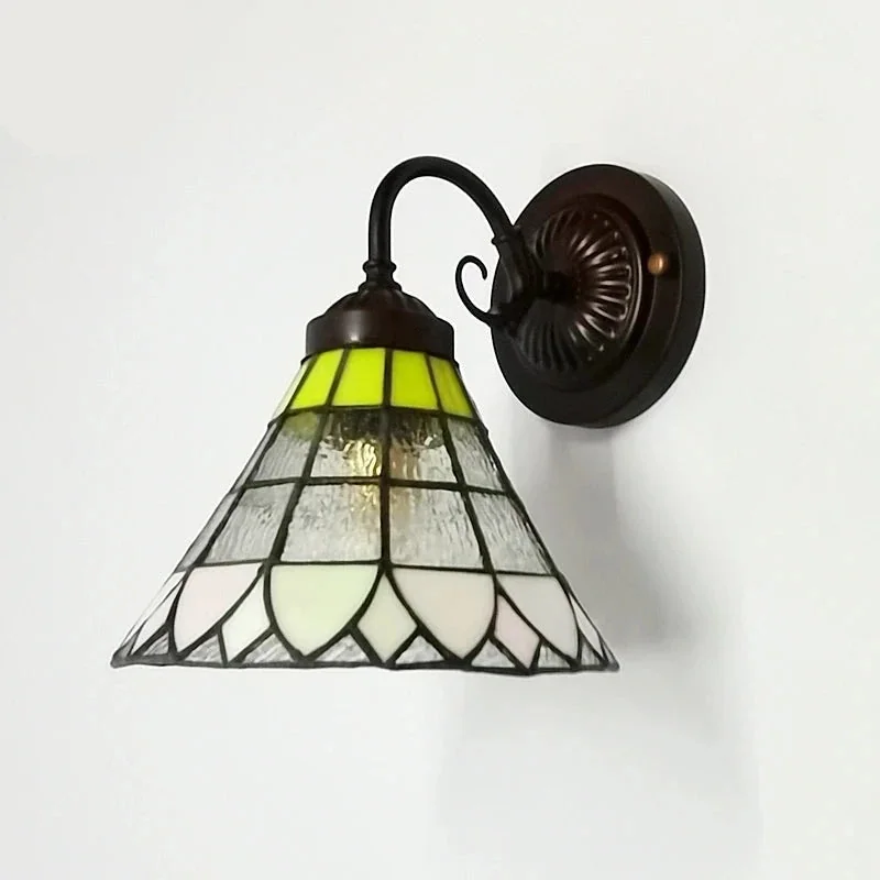 Arandela Tiffany Vitral Sombreado: Elegância Vintage para Seu Ambiente