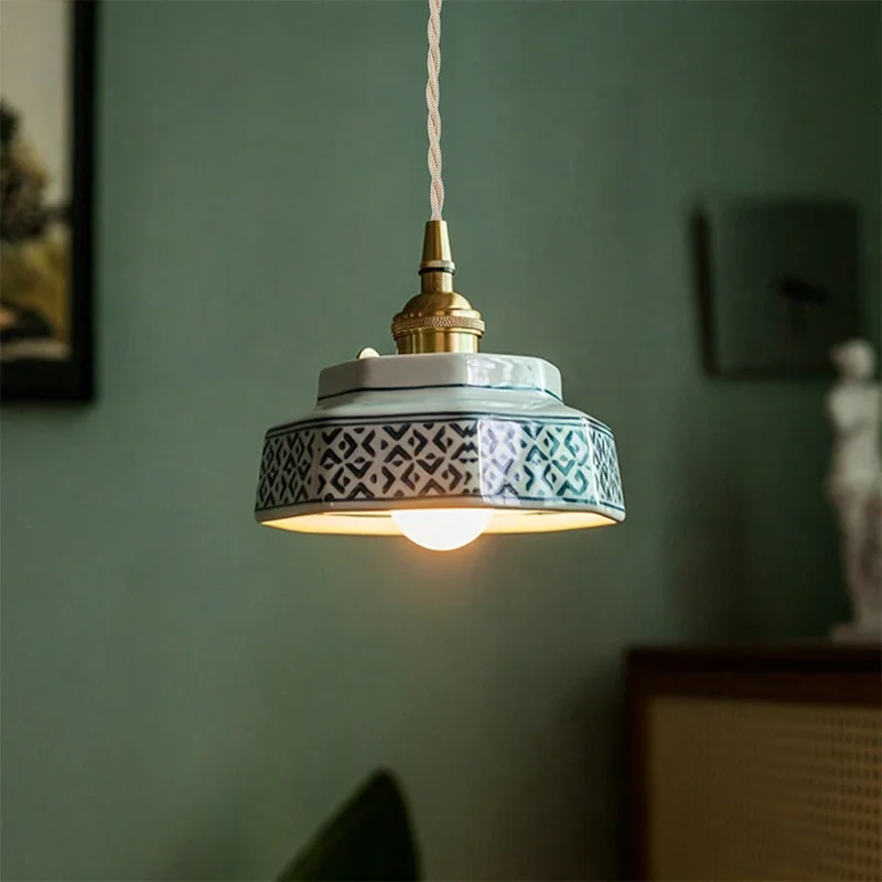 Pendente de Cerâmica Casale: Charme Retrô para Iluminar seu Espaço