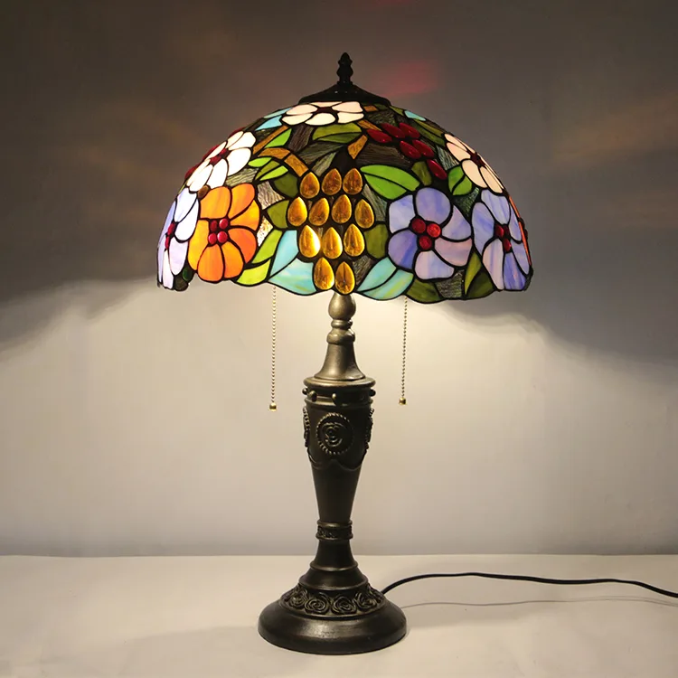 Abajur de Mesa Tiffany 16" Floral — Vitral Artesanal