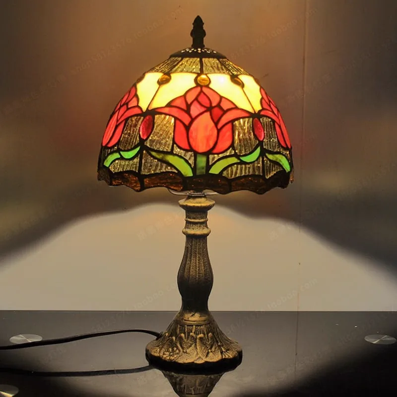 Abajur Tiffany Vitral Tulipas com Acabamento Níquel
