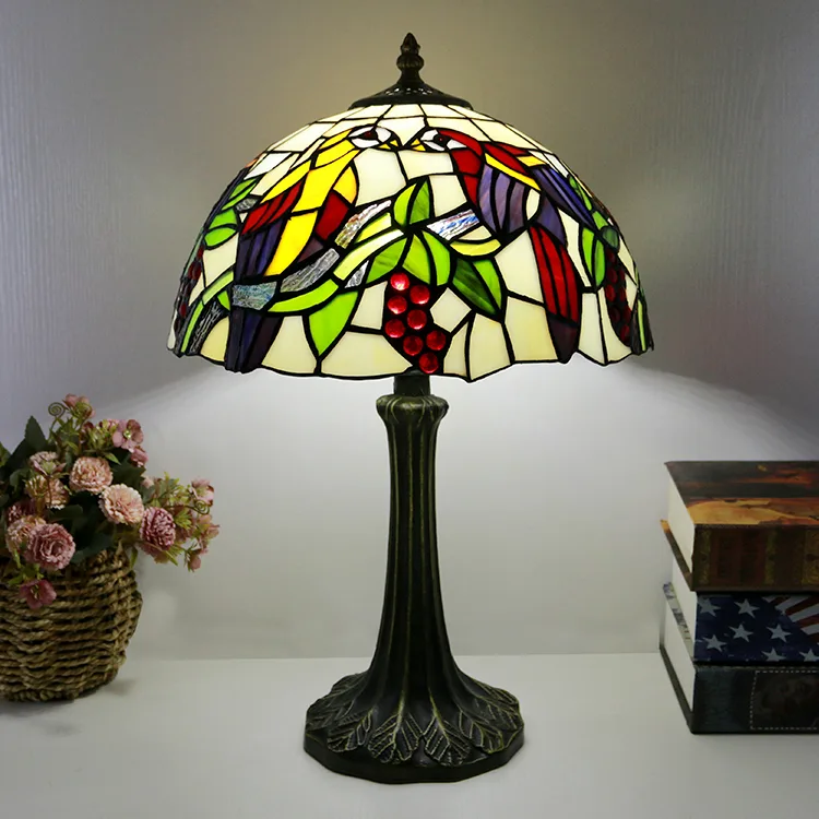 Abajur de Mesa Tiffany 12" Pássaros — Vitral Artesanal