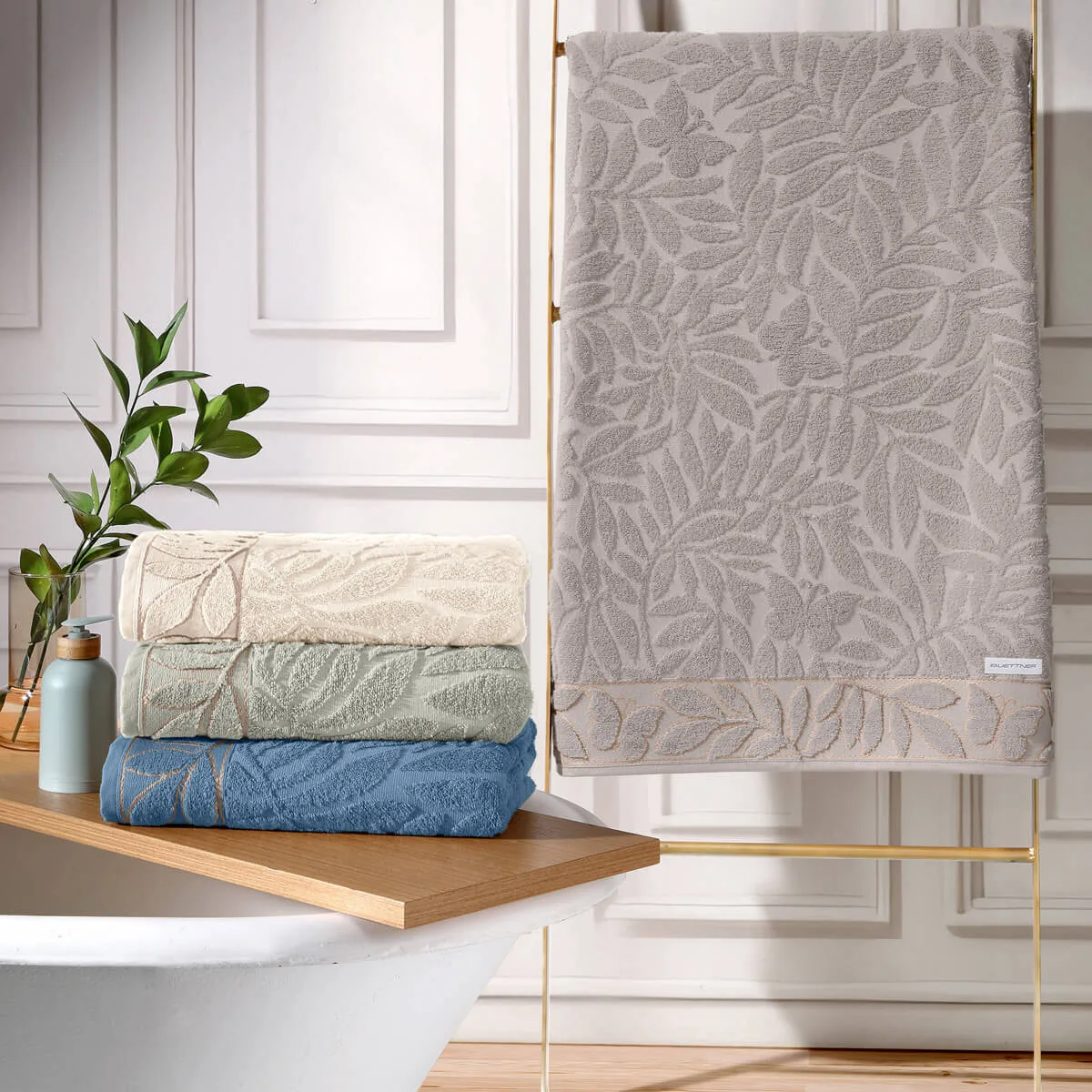 Toalha de Banho 100% Algodão 460g/m² 70x140cm Felpuda com Barra Metalizada
