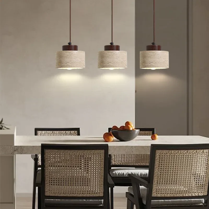 Pendente de Travertino Natural: Sofisticação e Luz Quente para seu Ambiente