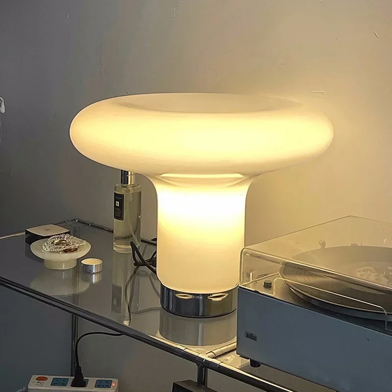 Abajur Moderno de Mesa LED Design Minimalista