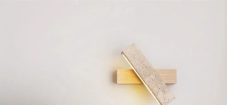 Arandela minimalista travertino e madeira com rotação 180°