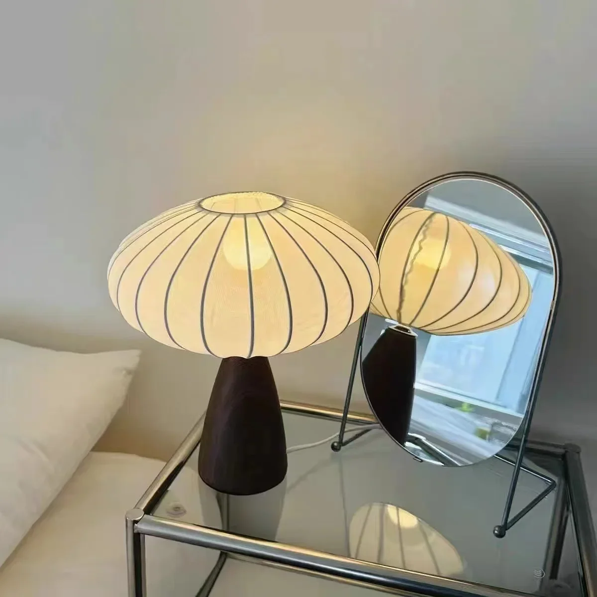 Abajur Cúpula Tecido Branco com Base Cerâmica Japonesa