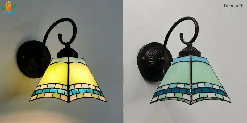 Arandela Tiffany Romena Vitral Quadrada: Charme Clássico para Seu Ambiente