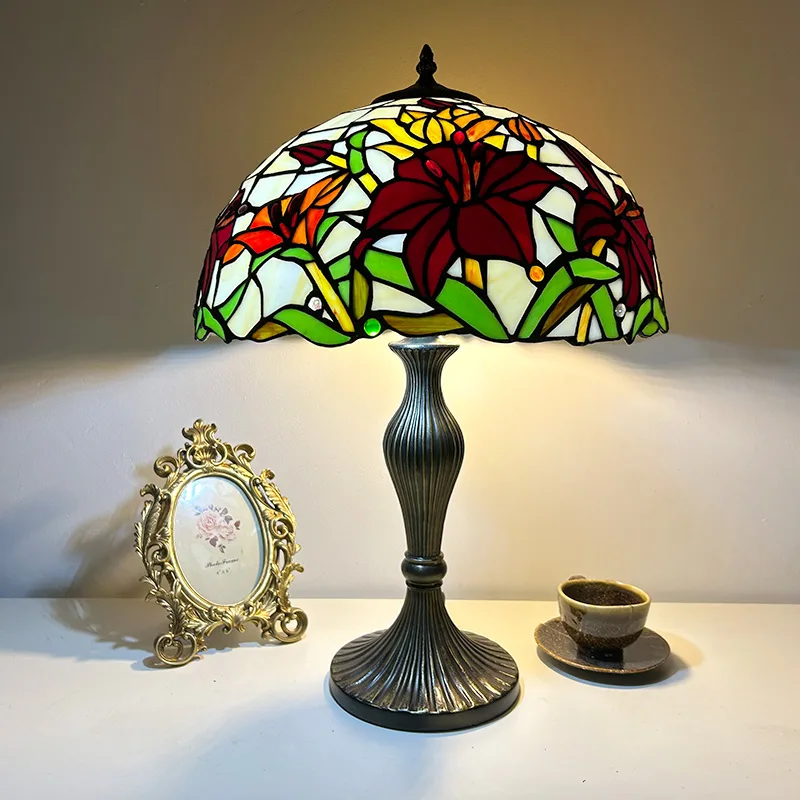 Abajur de Mesa Tiffany 16" Floral — Vitral Artesanal