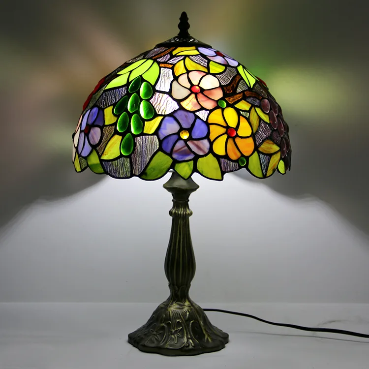Abajur de Mesa Tiffany 12" Floral — Vitral Artesanal