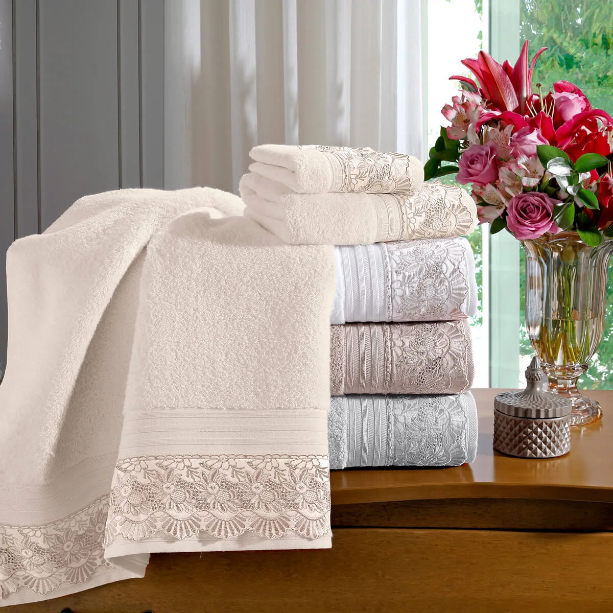 Toalha de Rosto Algodão Egípcio 500g/m² 50cm x 80cm com Barra de Renda