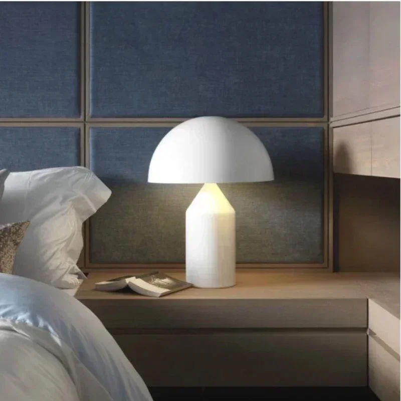 Abajur Cogumelo Alumínio LED Bivolt Design Moderno Polido