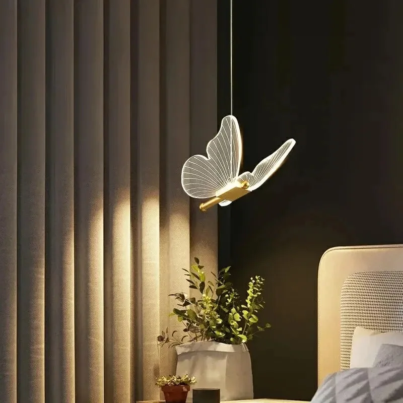 Pendente Borboleta Encantada: Metal e Acrílico Bivolt