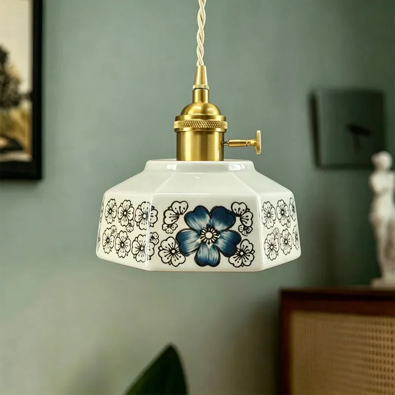 Pendente de Cerâmica Floral – Charme e Elegância para sua Casa
