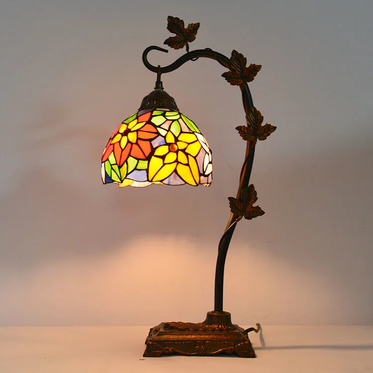 Abajur de Mesa Tiffany 8" Floral — Vitral Artesanal