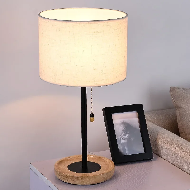 Abajur de Mesa Clássico LED Bivolt com Cúpula Tecido