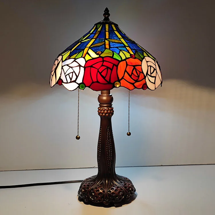 Abajur de Mesa Tiffany 22" Floral — Vitral Artesanal