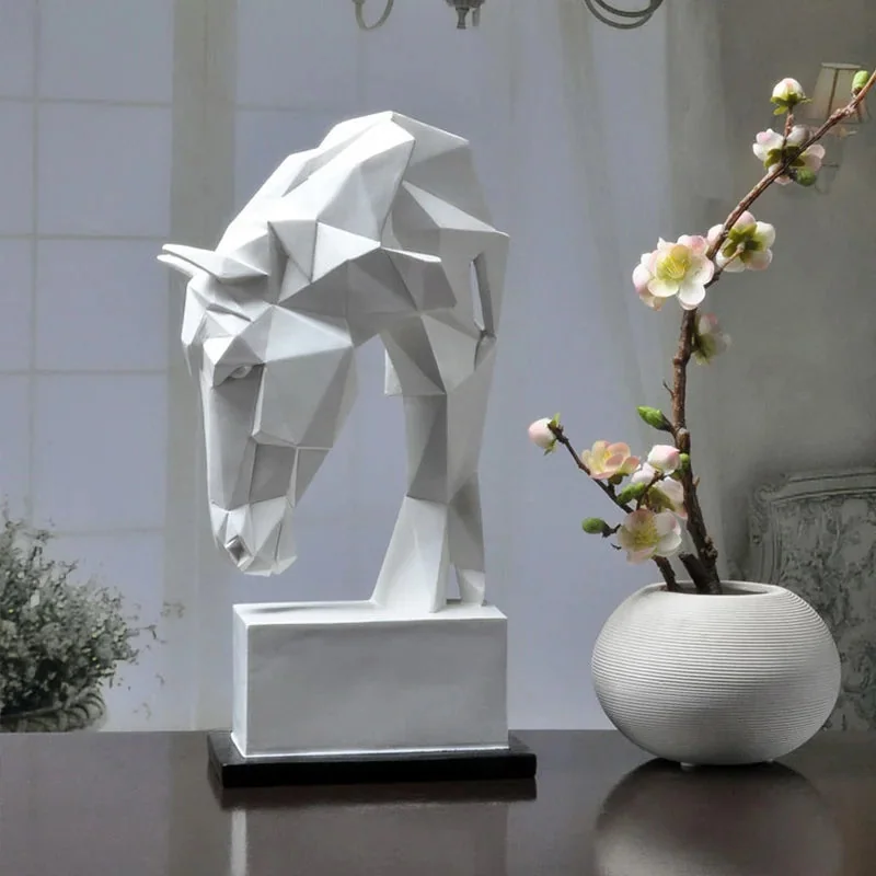 Escultura decorativa cavalo majestoso branco de resina