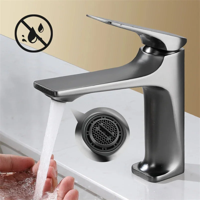 Torneira monocomando Lia para banheiro e lavabo em aço inoxidável
