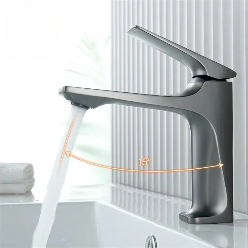 Torneira monocomando Lia para banheiro e lavabo em aço inoxidável