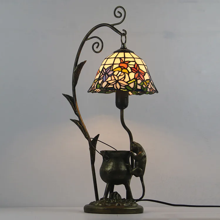 Abajur de Mesa Tiffany Vitral Clássico — Vitral Artesanal