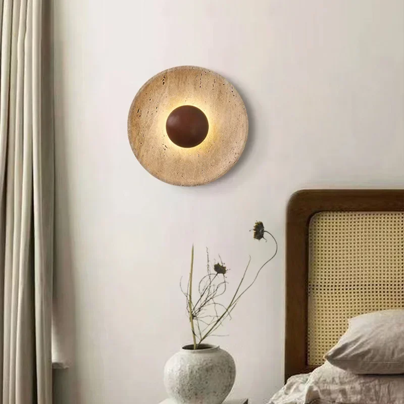 Arandela Iris em Pedra Travertino e Madeira Bivolt com LED Quente