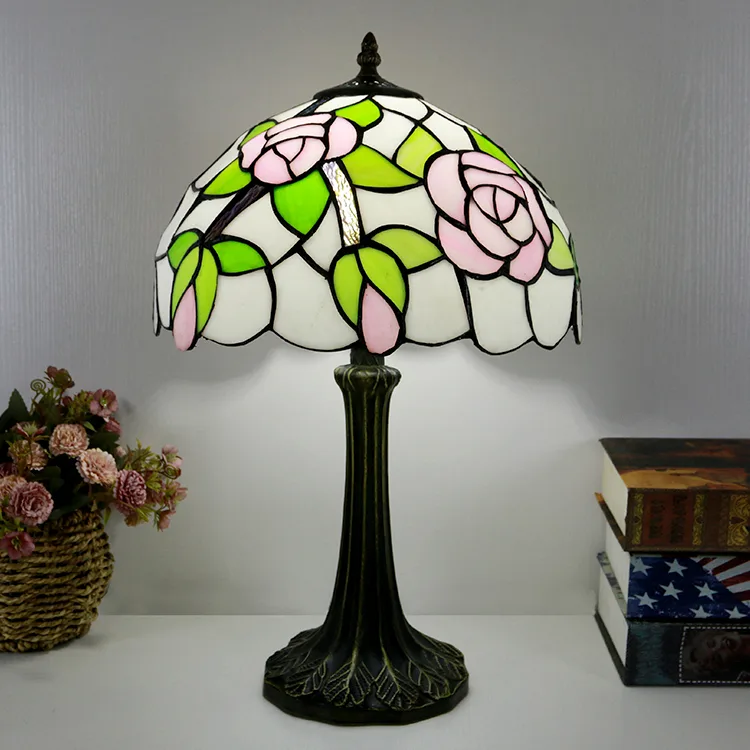 Abajur de Mesa Tiffany 12" Rosas — Vitral Artesanal