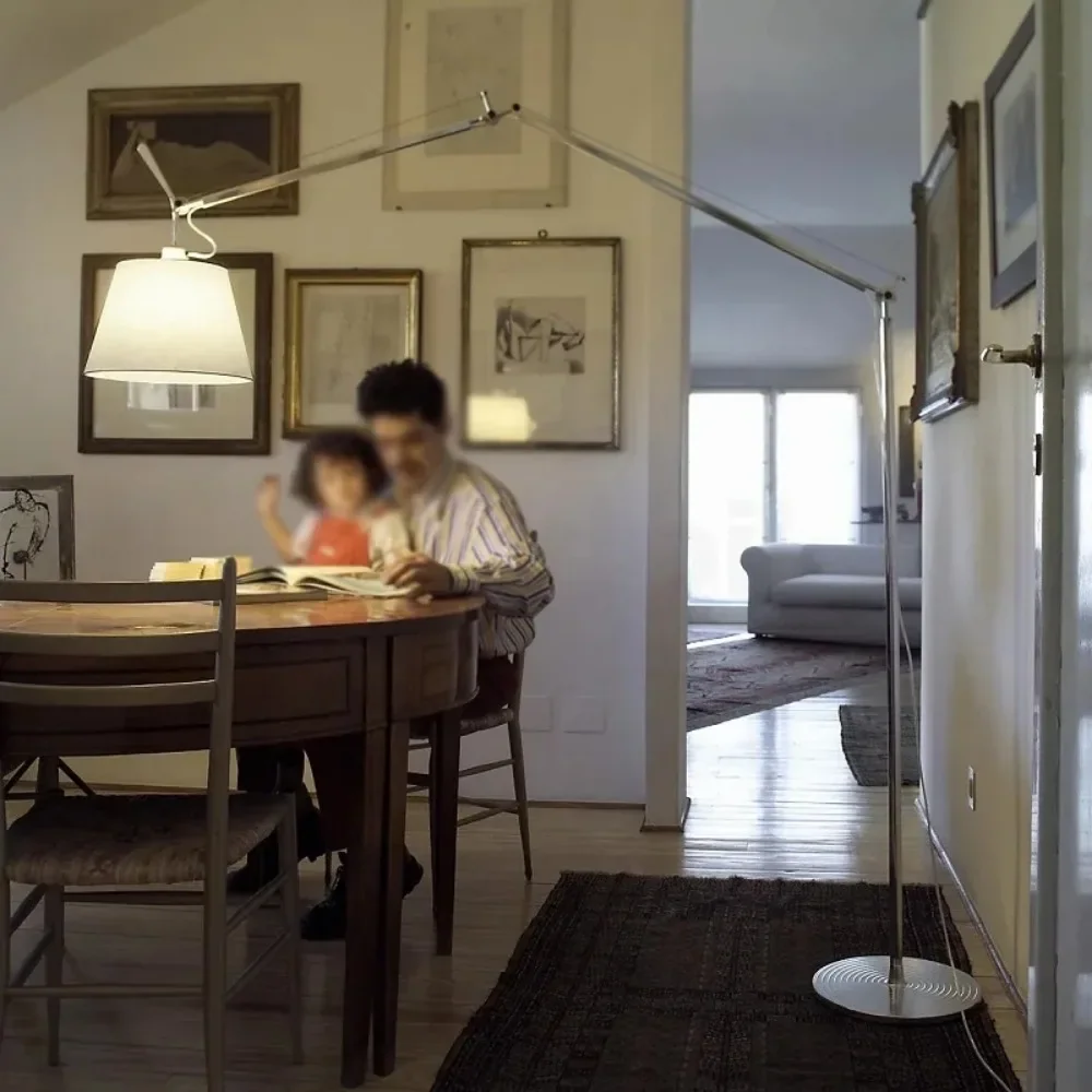 Luminária de Chão Design Coreano Aço Polido Estilosa