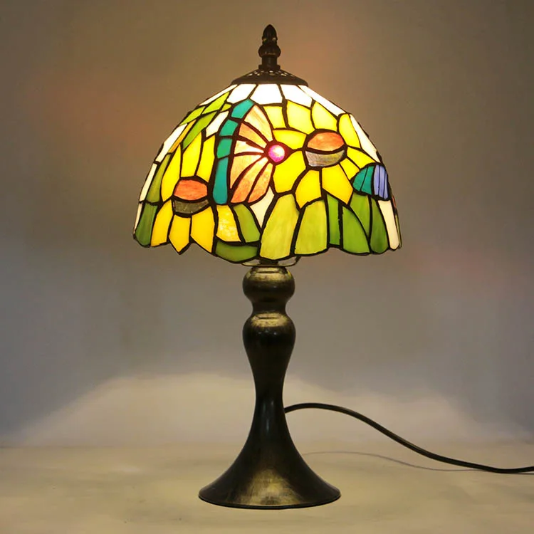 Abajur de Mesa Tiffany 15" Girassol — Vitral Artesanal