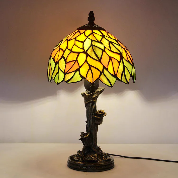 Abajur de Mesa Tiffany Rosas — Vitral Artesanal