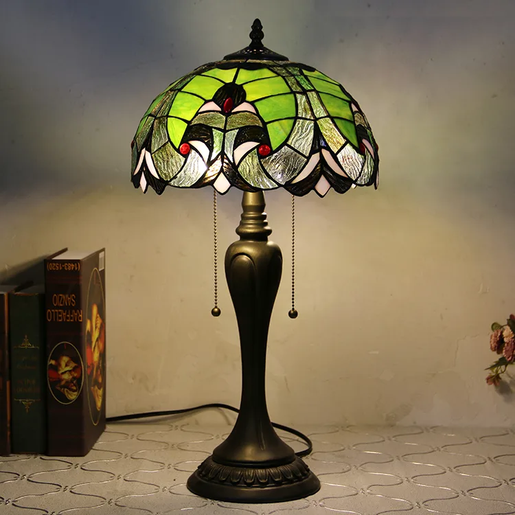 Abajur de Mesa Tiffany 12" Vitral Clássico — Vitral Artesanal