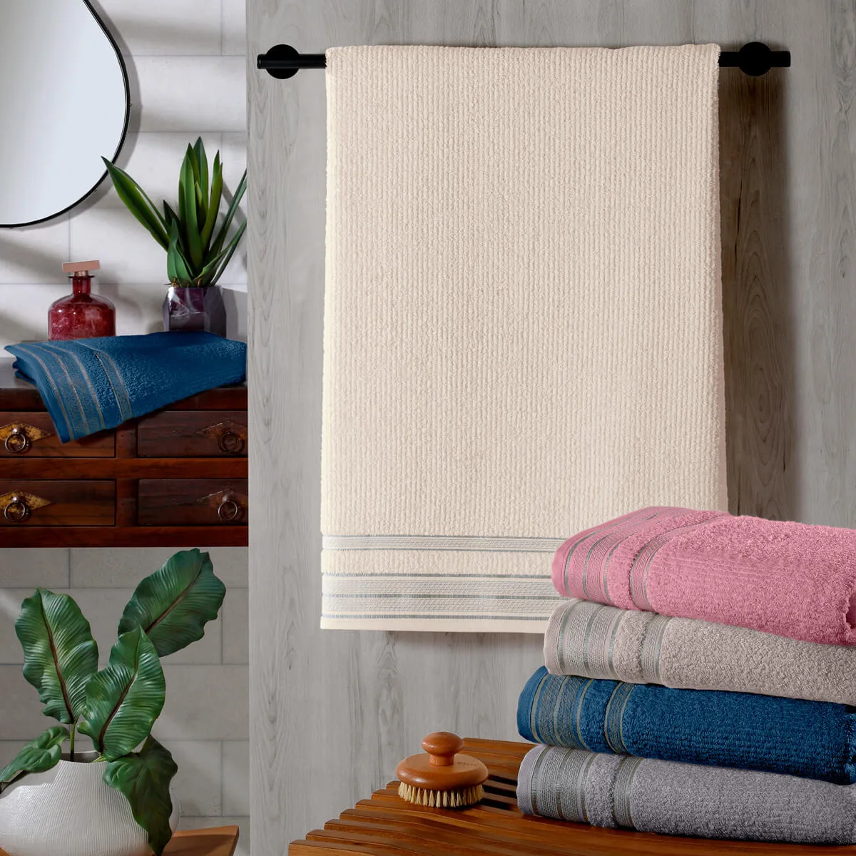 Toalha de Rosto Algodão 440g/m² 50x70cm Canelada com Barra Listrada Metalizada