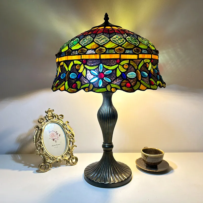 Abajur de Mesa Tiffany Vitral Clássico — Vitral Artesanal