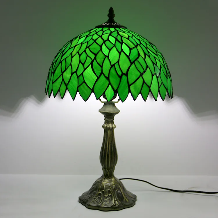 Abajur de Mesa Tiffany 12" Folhagens — Vitral Artesanal