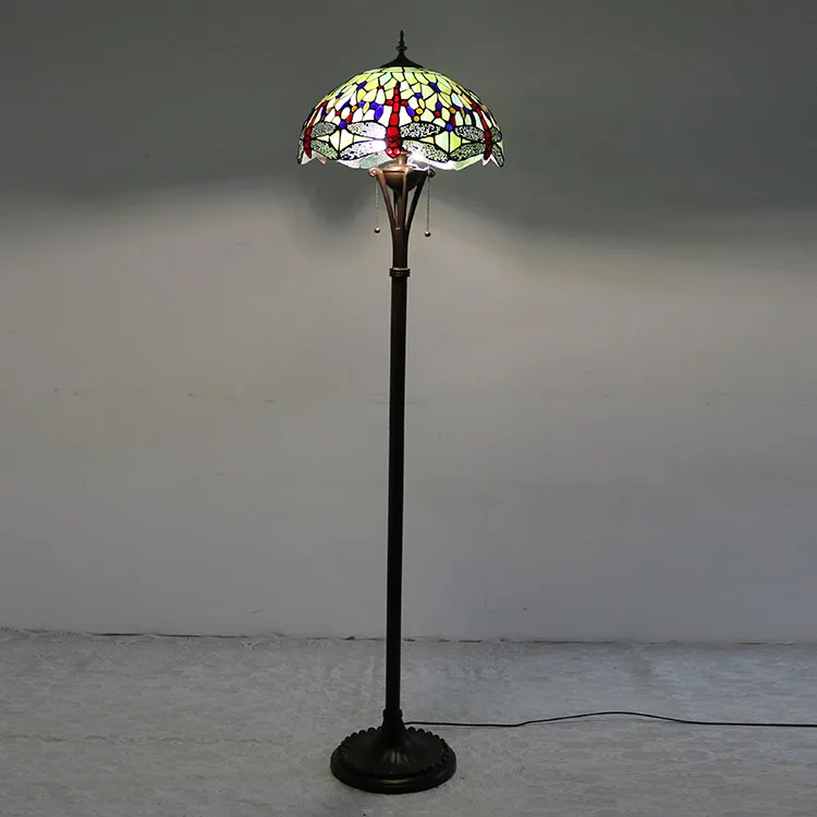 Abajur de Chão Tiffany 63" Libélula — Vitral Artesanal