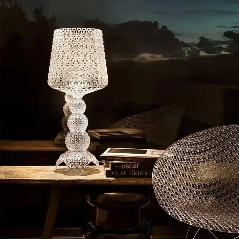 Luminária de Chão LED Cromada com Acrílico