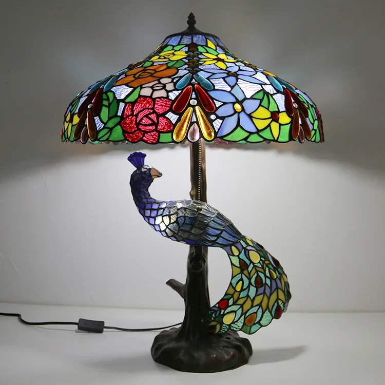 Abajur de Mesa Tiffany Pavão — Vitral Artesanal