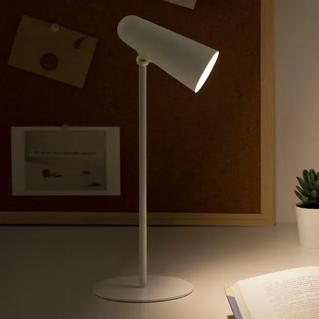 Luminária de Mesa Multifuncional LED Recarregável