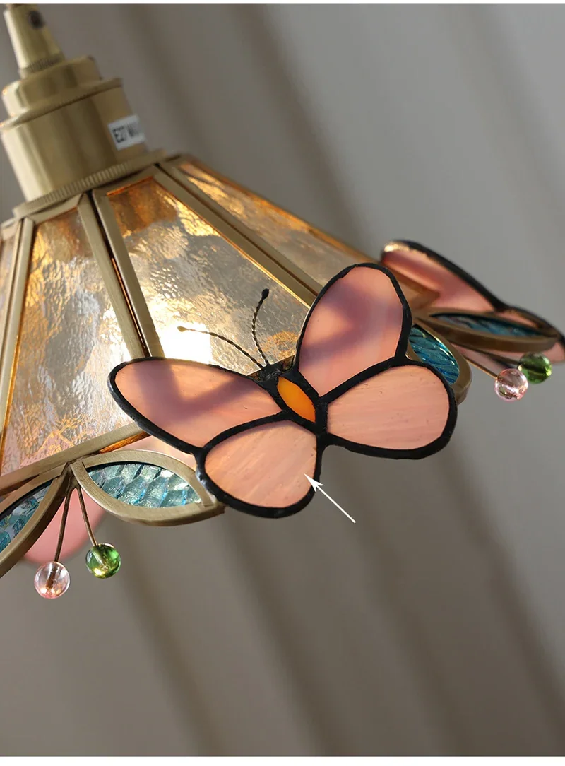 Pendente Tiffany Vitral Borboleta Artesanal - Toque de Cor e Serinidade