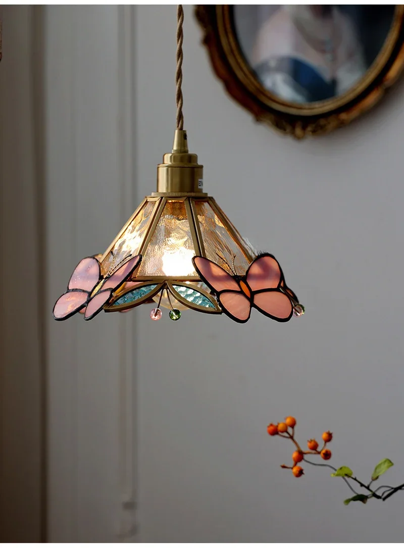 Pendente Tiffany Vitral Borboleta Artesanal - Toque de Cor e Serinidade