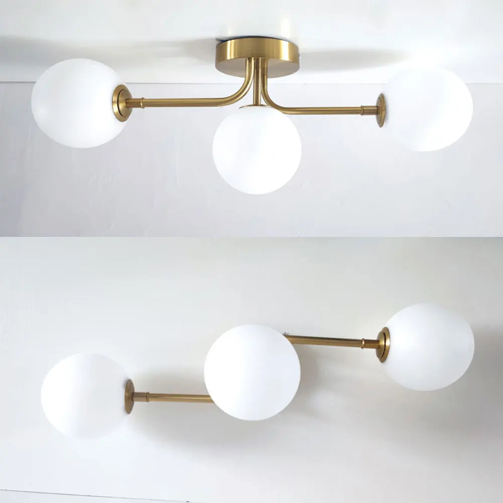 Plafon Dourado com Bolas Leitosas Modernas