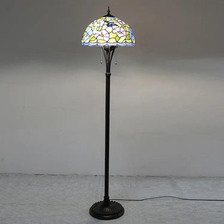 Abajur de Chão Tiffany 16" Beija-flor — Vitral Artesanal