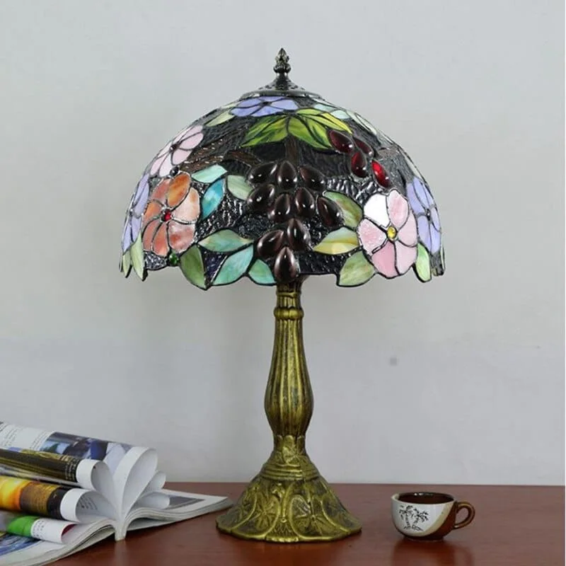 Abajur Tiffany Art Déco com Vitral e Base em Ferro