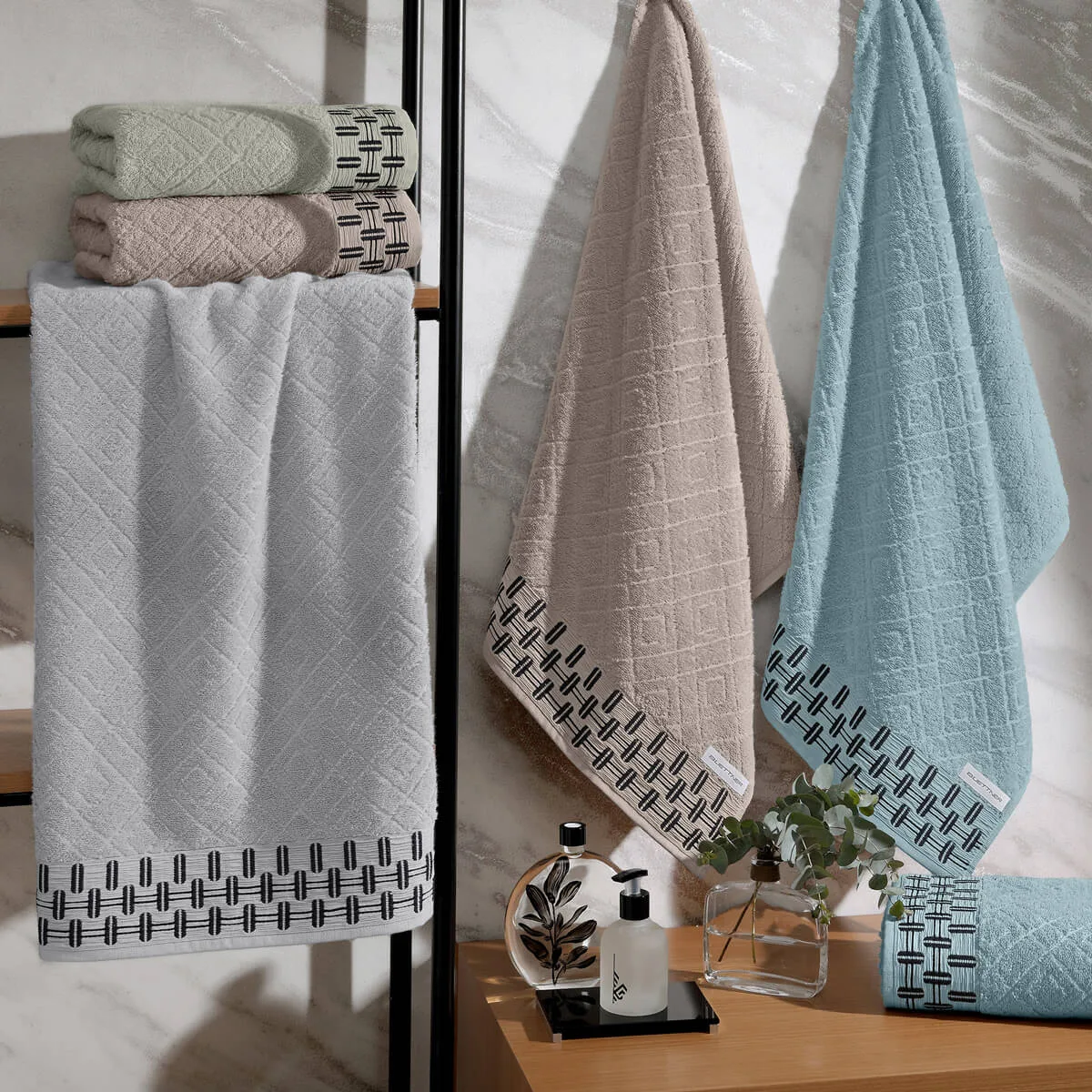Toalha de Rosto Algodão 460g/m² Barra Anarruga 50cm x 70cm - Conforto Moderno