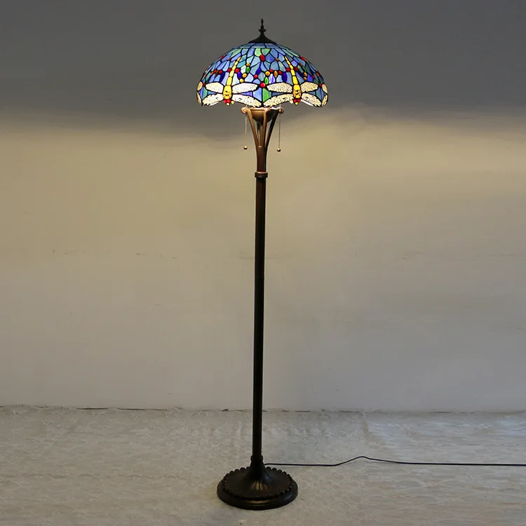 Abajur de Chão Tiffany 16" Libélula — Vitral Artesanal