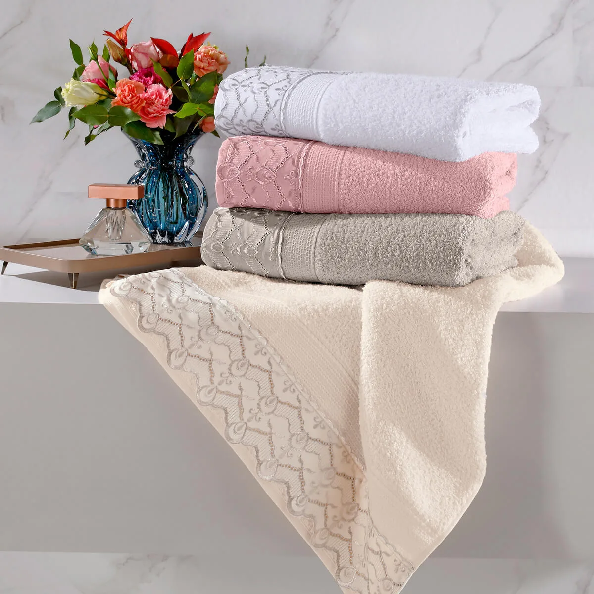 Toalha de Banho 100% Algodão 500g/m² 70x140cm com Renda
