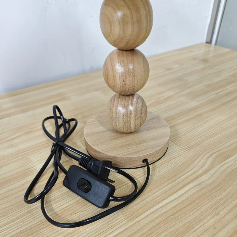 Abajur de Mesa Plissado em Bambu e Madeira Natural