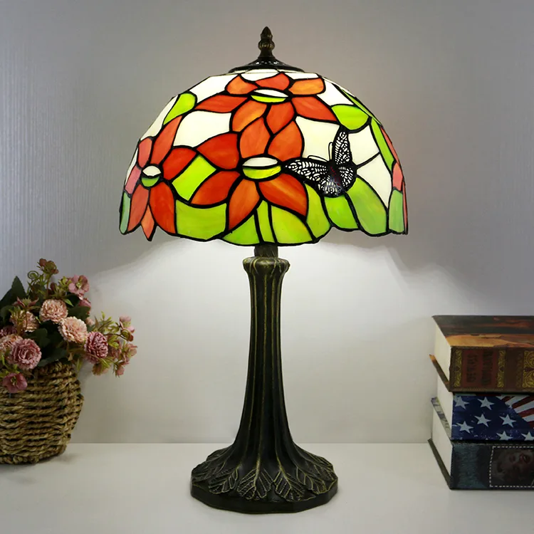 Abajur de Mesa Tiffany 12" Borboletas — Vitral Artesanal