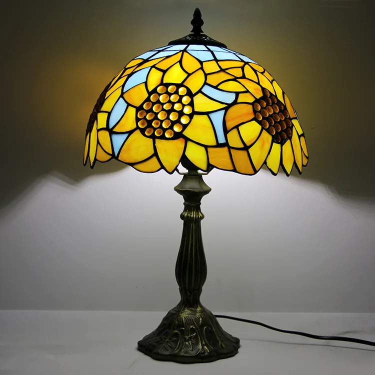 Abajur de Mesa Tiffany 12" Girassol — Vitral Artesanal