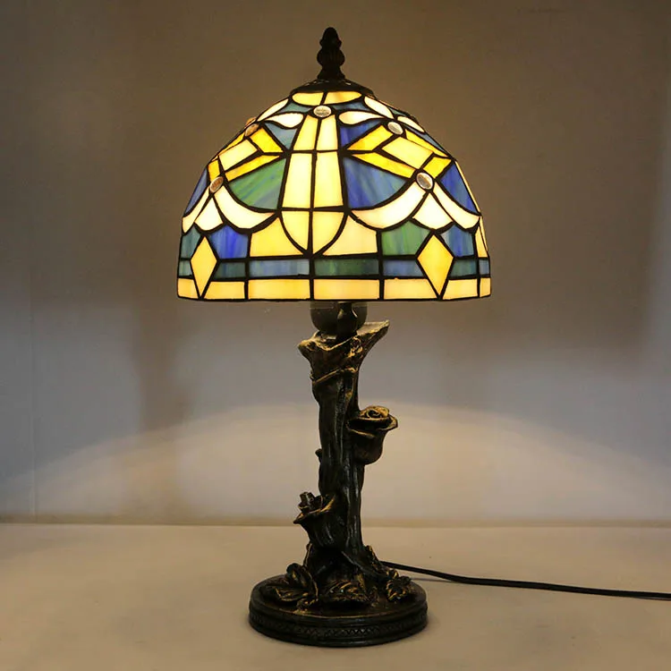 Abajur de Mesa Tiffany 8" Rosas — Vitral Artesanal