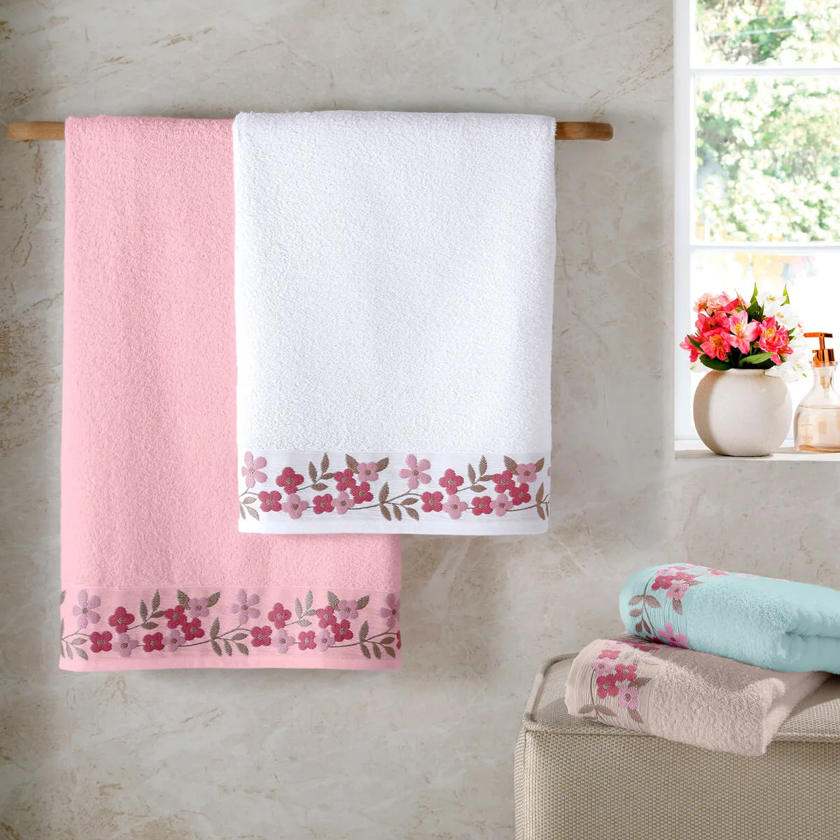Toalha de Rosto Algodão/Poliéster 460g/m² Jacquard Floral 50cm x 70cm